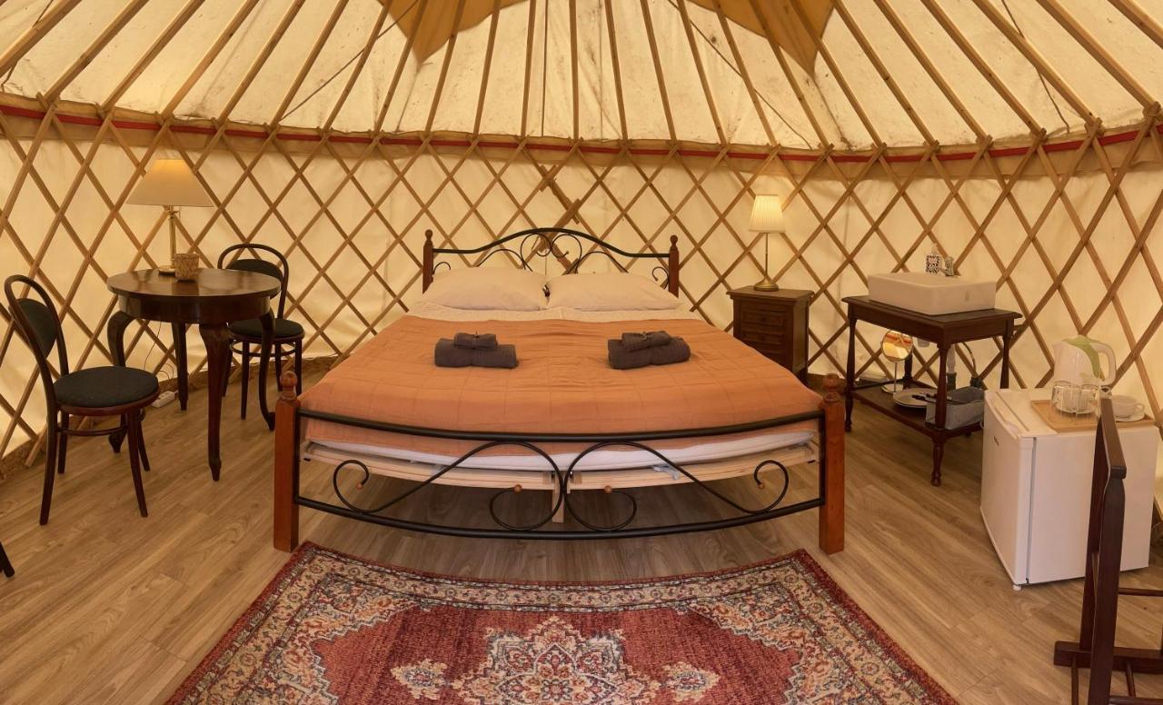 Oeko Kemping Es Glamping Tiszadada Buitenkant foto