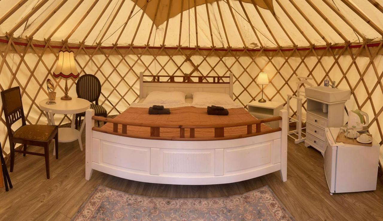 Oeko Kemping Es Glamping Tiszadada Buitenkant foto