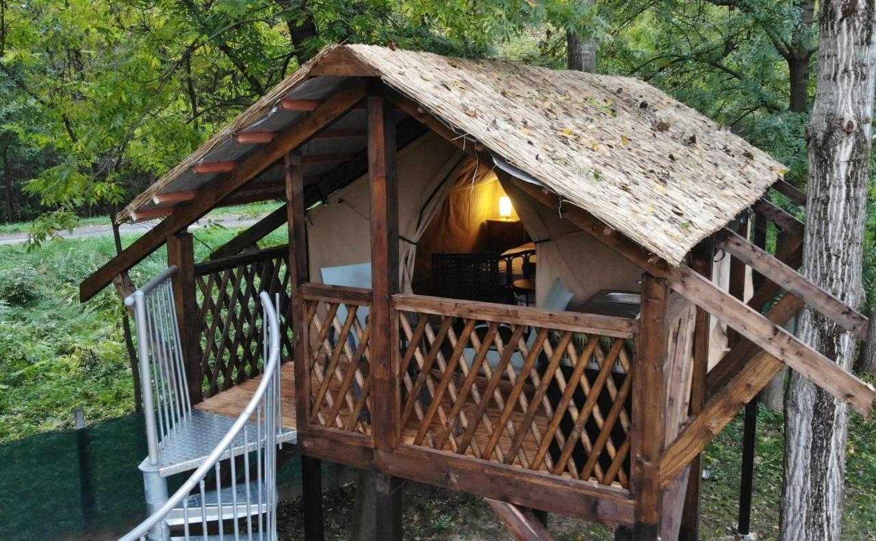 Oeko Kemping Es Glamping Tiszadada Buitenkant foto